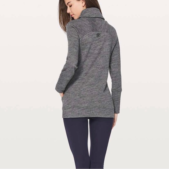 Lululemon To You Tunic in Heather Gray Sz 6 - Picture 6 of 7